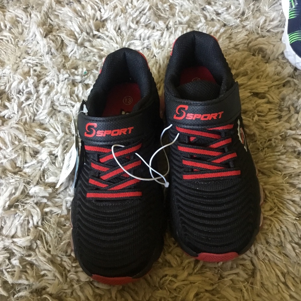 Sport by scketchers Kids Black and Red Sneakers size 13C.